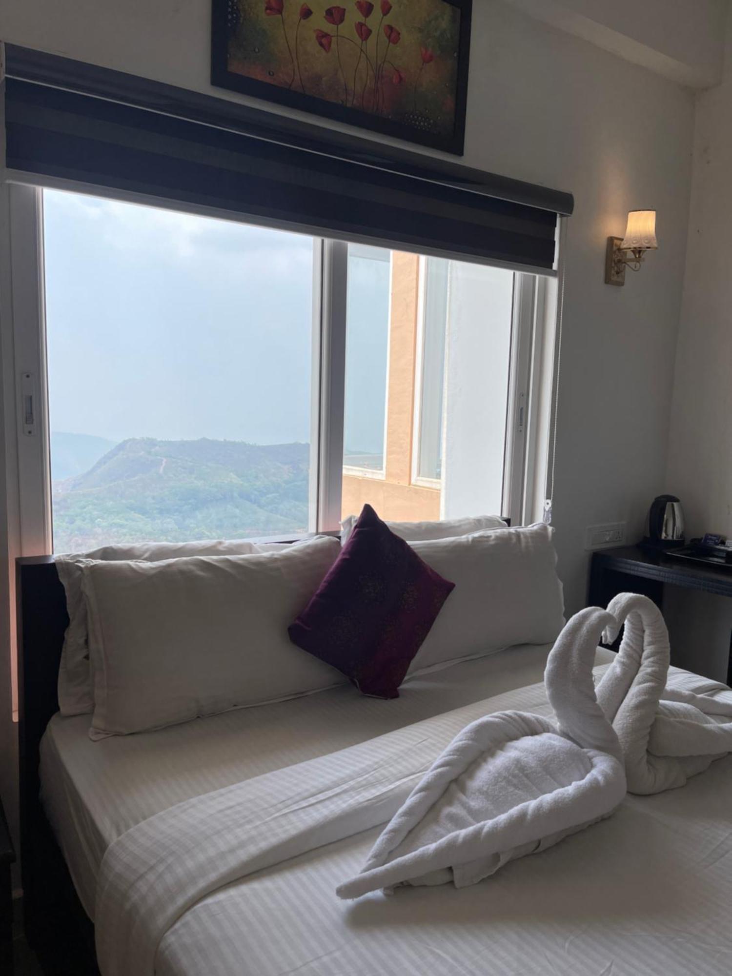 Himasailam Pool Resort Vagamon Kültér fotó